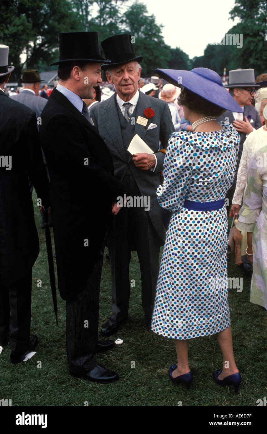 Ascot Races England UK 1986 scanned in 2018 the British Royal Family arrive  and walk about at Royal Ascot in 1986 Members of the public dressed in fine  hats and top hats and Tails for the men at Royal Ascot Stock Photo - Alamy