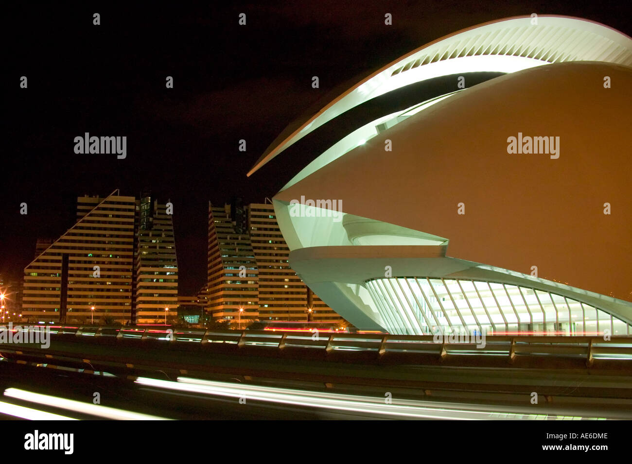 Palacio de las Artes at night, La Ciudad de las Artes y las Ciencias