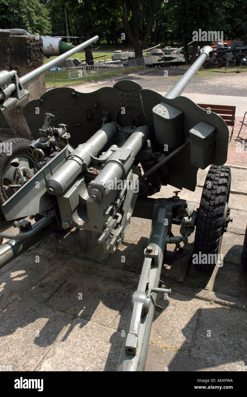Divisional gun d 44 hi-res stock photography and images - Alamy