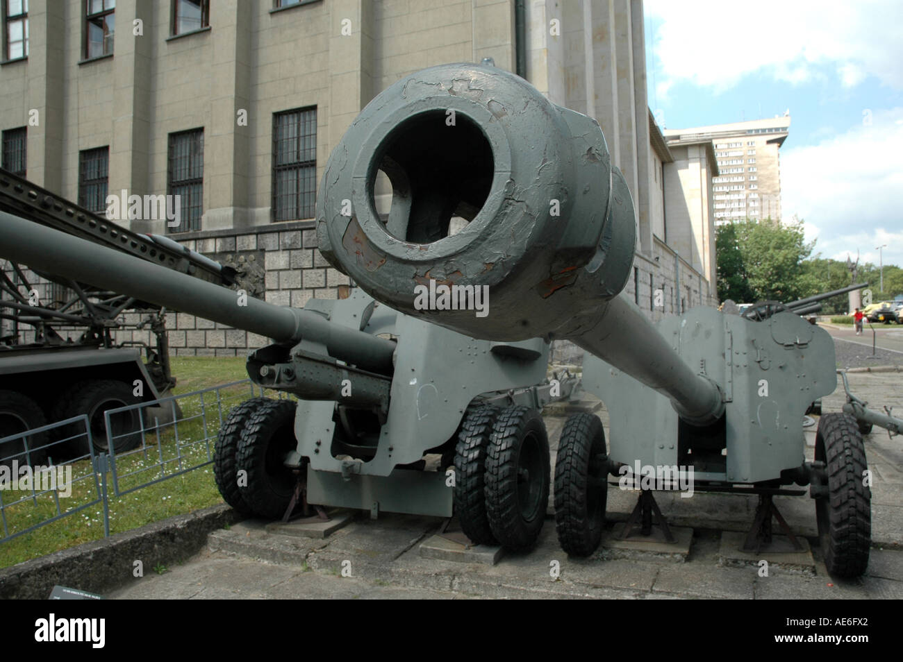 85mm gun hi-res stock photography and images - Alamy