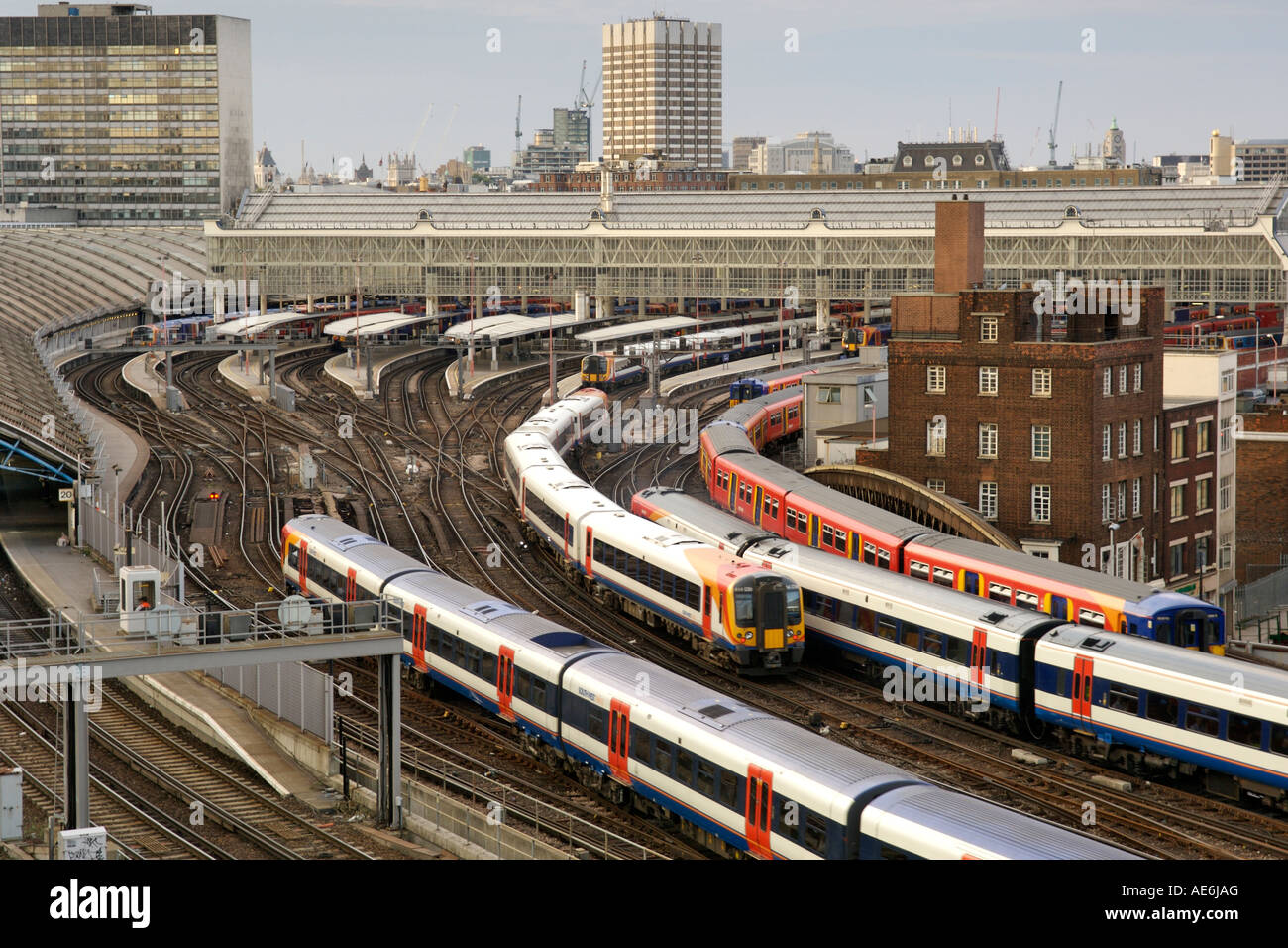 View of London's Waterloo train station Stock Photo - Alamy
