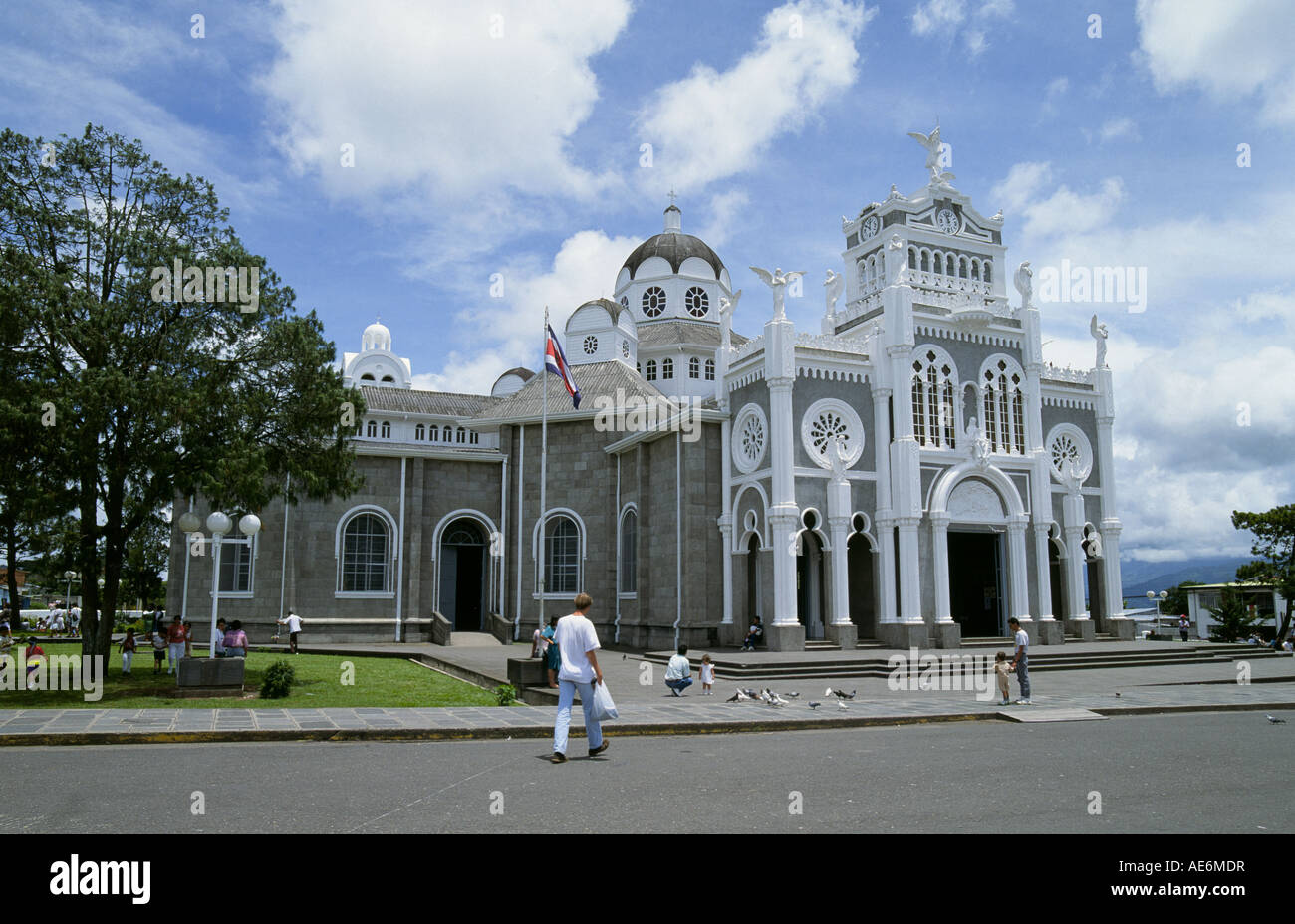 Cartago Basilica de Nuestra Senora de los Angeles the largest church in the city of Cartago Cartago Basilica de Nuestra Senora de los Angeles the largest church in the city of Cartago