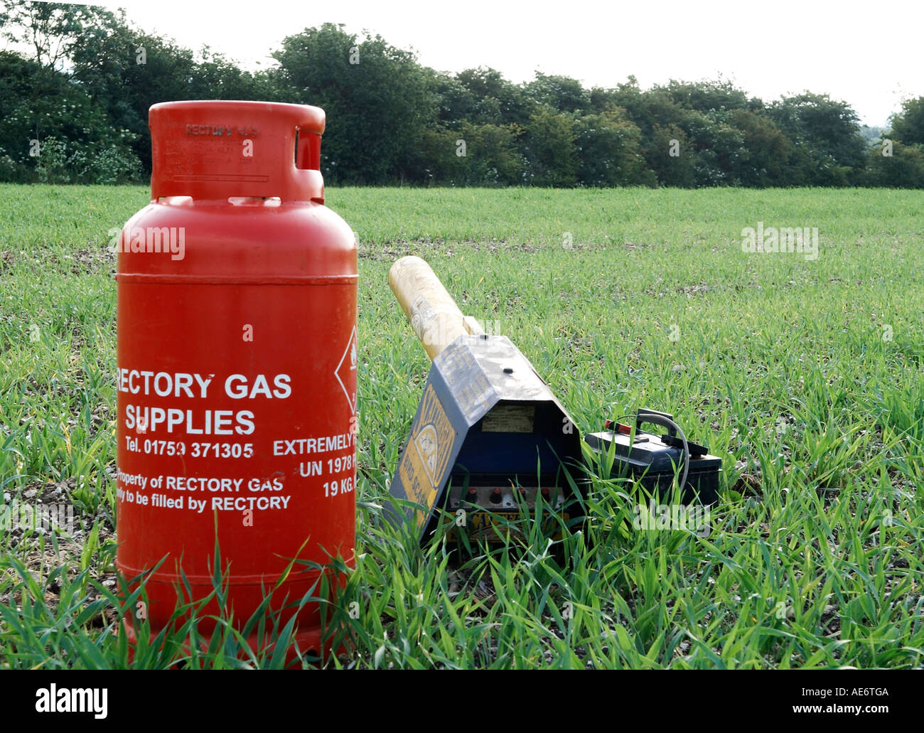 A propane gas gun bird scarer.Bird Scaring,deterrents Stock Photo Alamy
