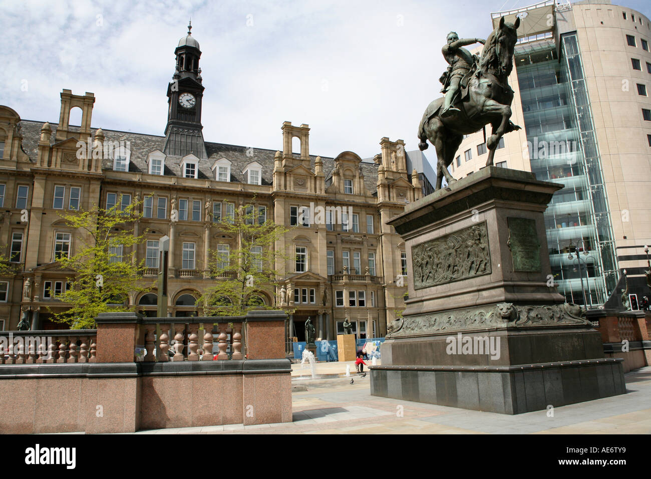 Statue of Edward Prince of Wales the Black Prince in City Square Leeds Stock Photo