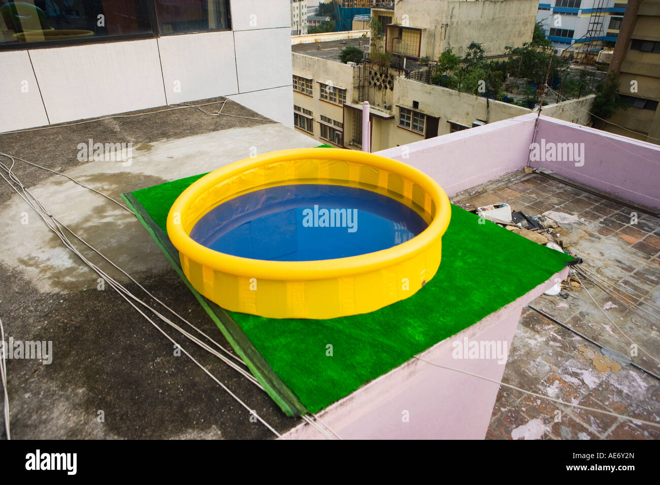 Inflatable pool rooftop hires stock photography and images Alamy