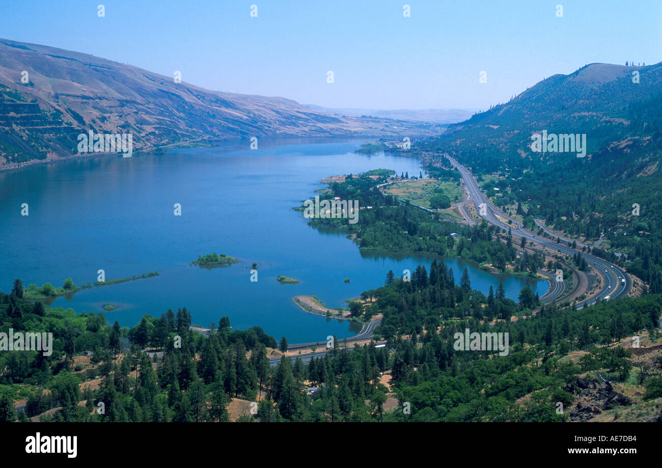 Columbia River in Oregon looking east from Rowena Crest with