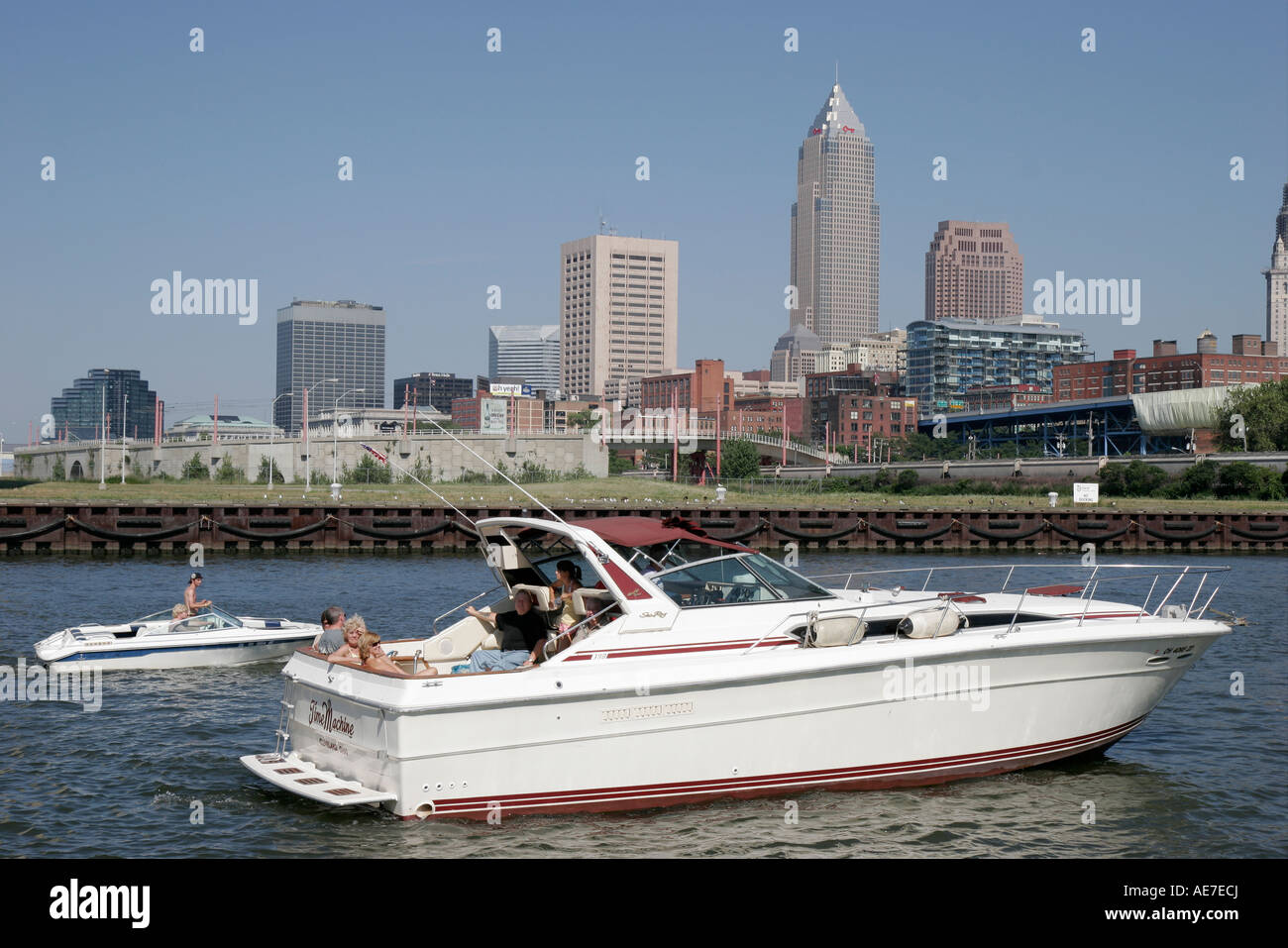Cuyahoga river boat hi-res stock photography and images - Alamy