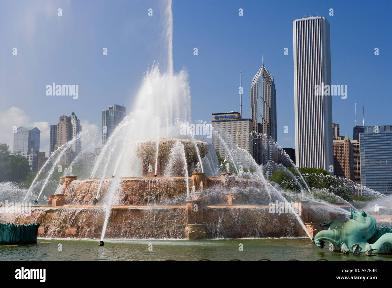USA Illinois Chicago Buckingham fountain Stock Photo - Alamy