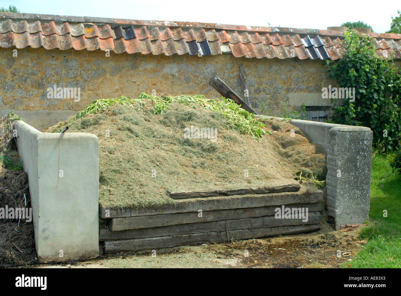 Grass cuttings compost heap hi-res stock photography and images - Alamy