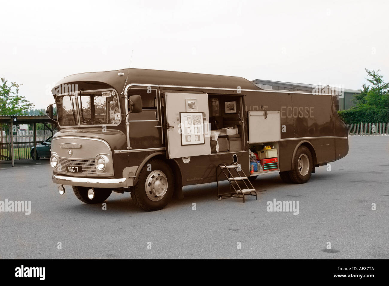 A Spark Model Minimax Ecurie Ecosse Team Transporter 1959, a Jaguar XJR