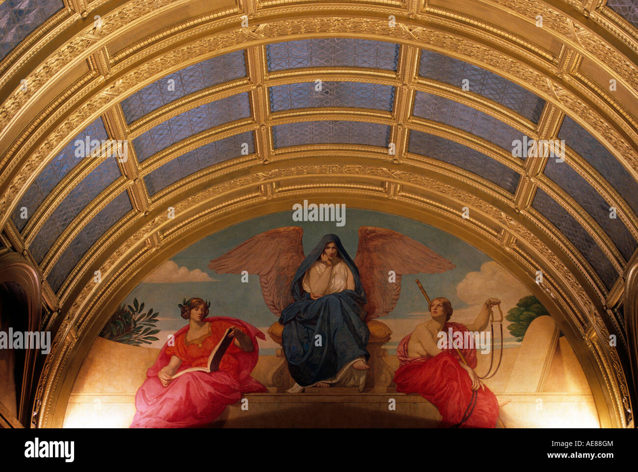 ORNATE CEILING DECORATION IN THE MINNESOTA STATE CAPITOL, ST. PAUL, MINNESOTA. Stock Photo