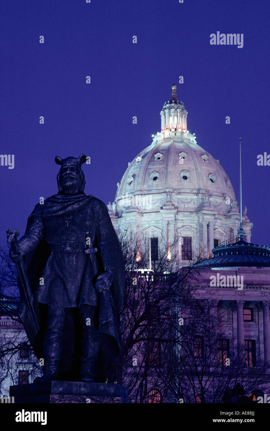 VIKING STATUE AND THE STATE CAPITOL BUILDING. ST. PAUL, MINNESOTA Stock