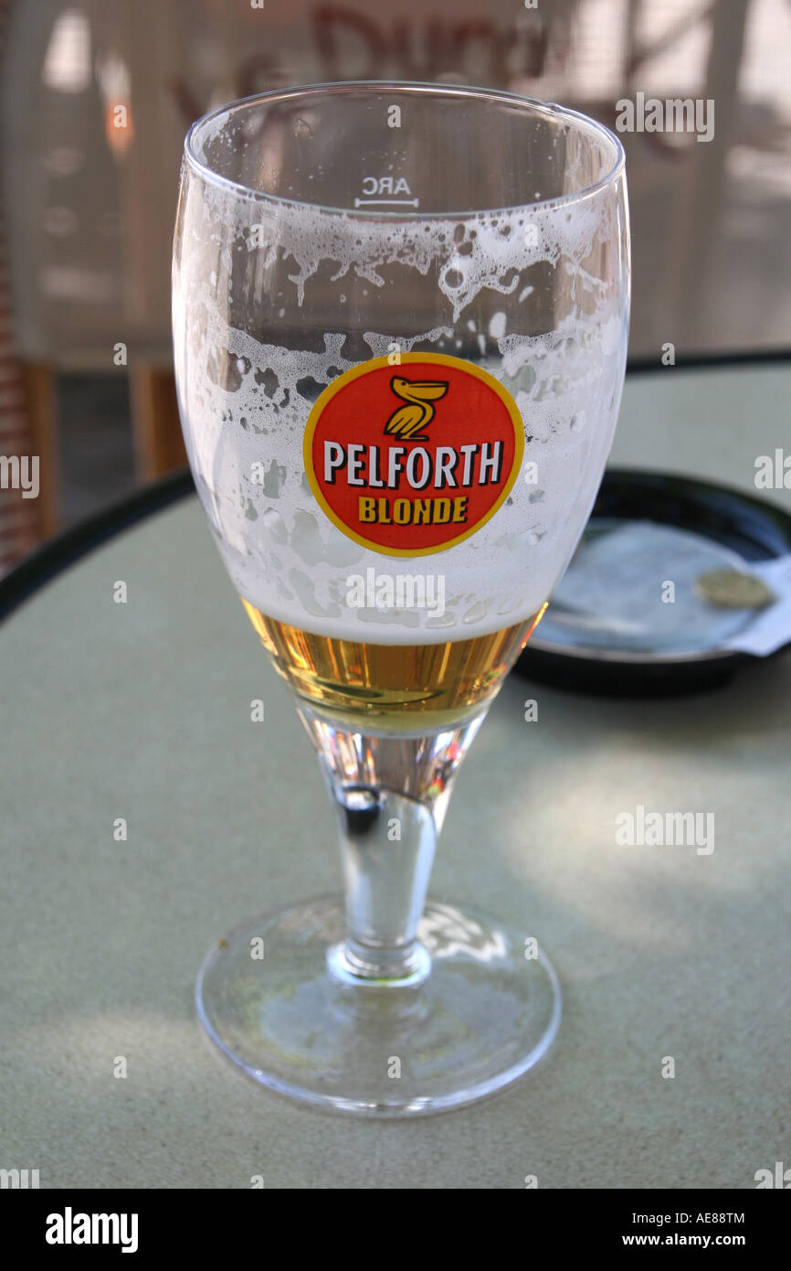 File:Verre à bière Leffe -coupe.jpg - Wikimedia Commons