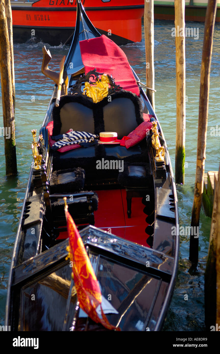 Gondola venice italy hi-res stock photography and images - Alamy