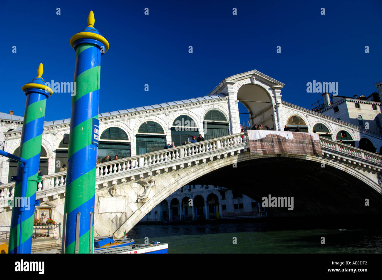 Rialto bridge canal hi-res stock photography and images - Alamy