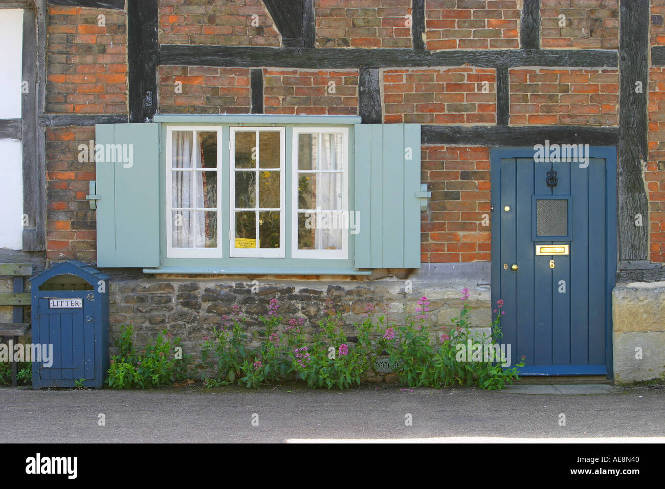Cottage in the picture postcard village of Lacock Stock Photo