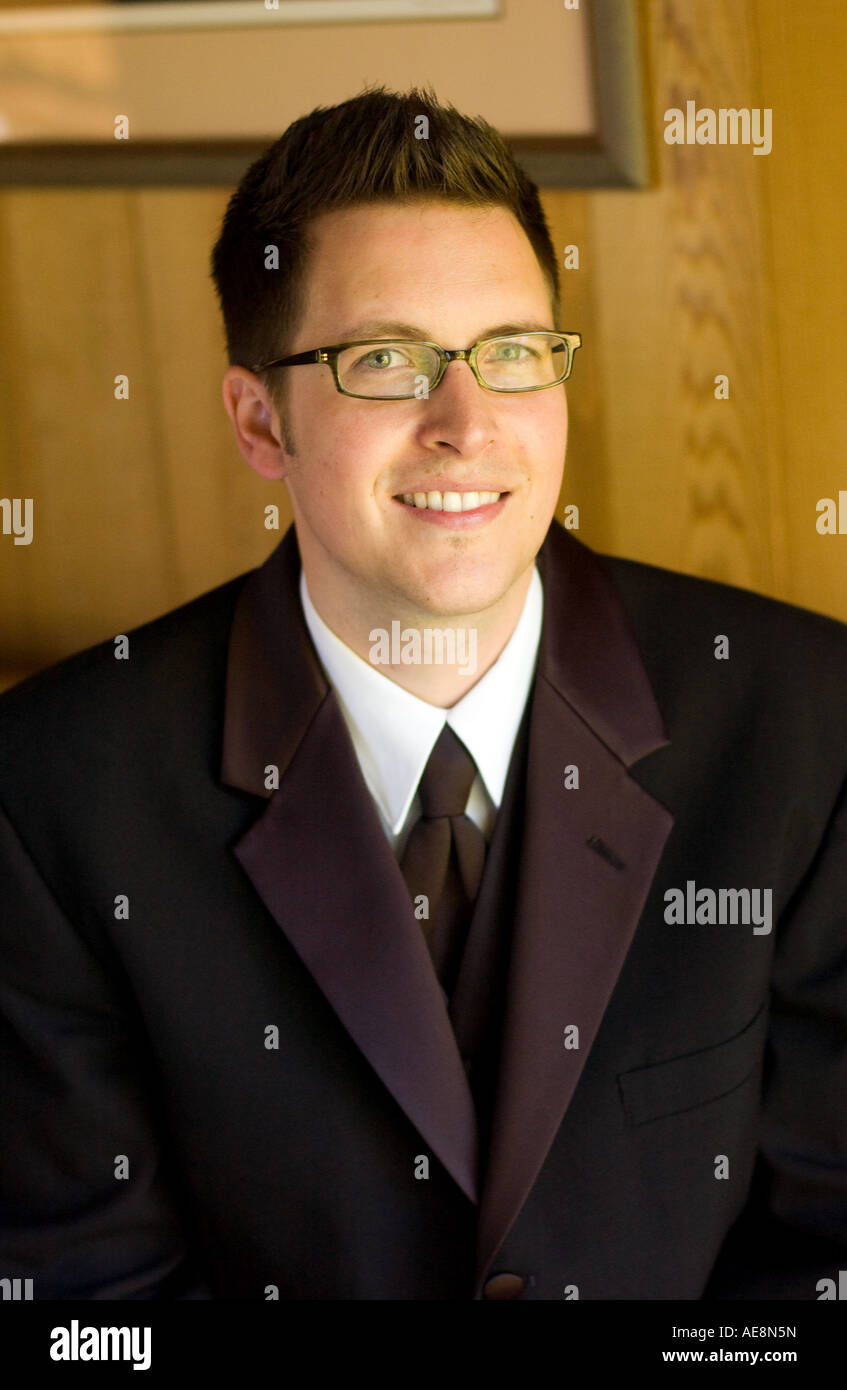 Man wedding suit hi-res stock photography and images - Alamy