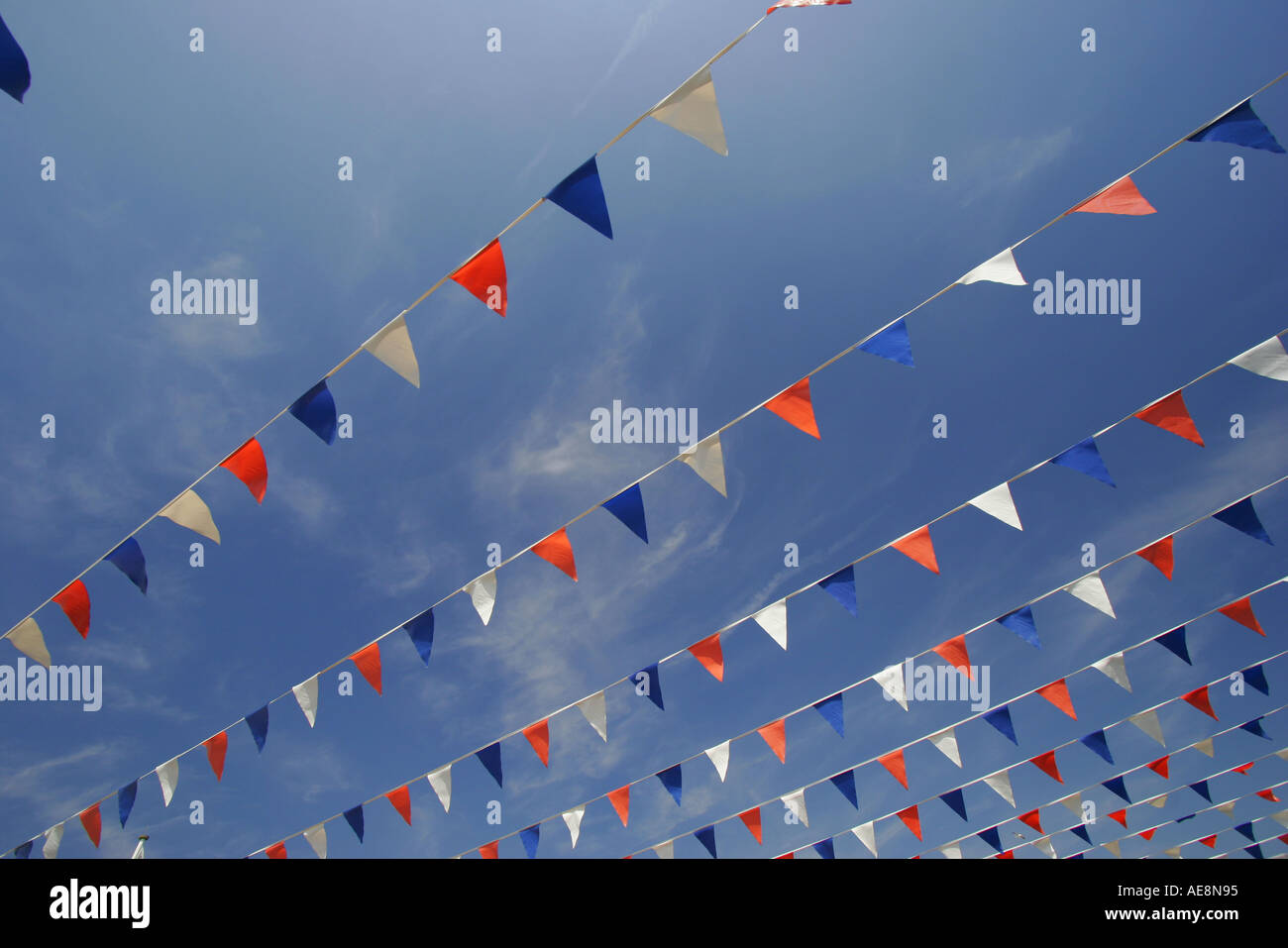 Red white blue bunting hi-res stock photography and images - Alamy