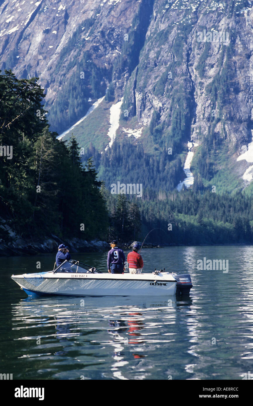 Knight inlet mountains hi-res stock photography and images - Alamy