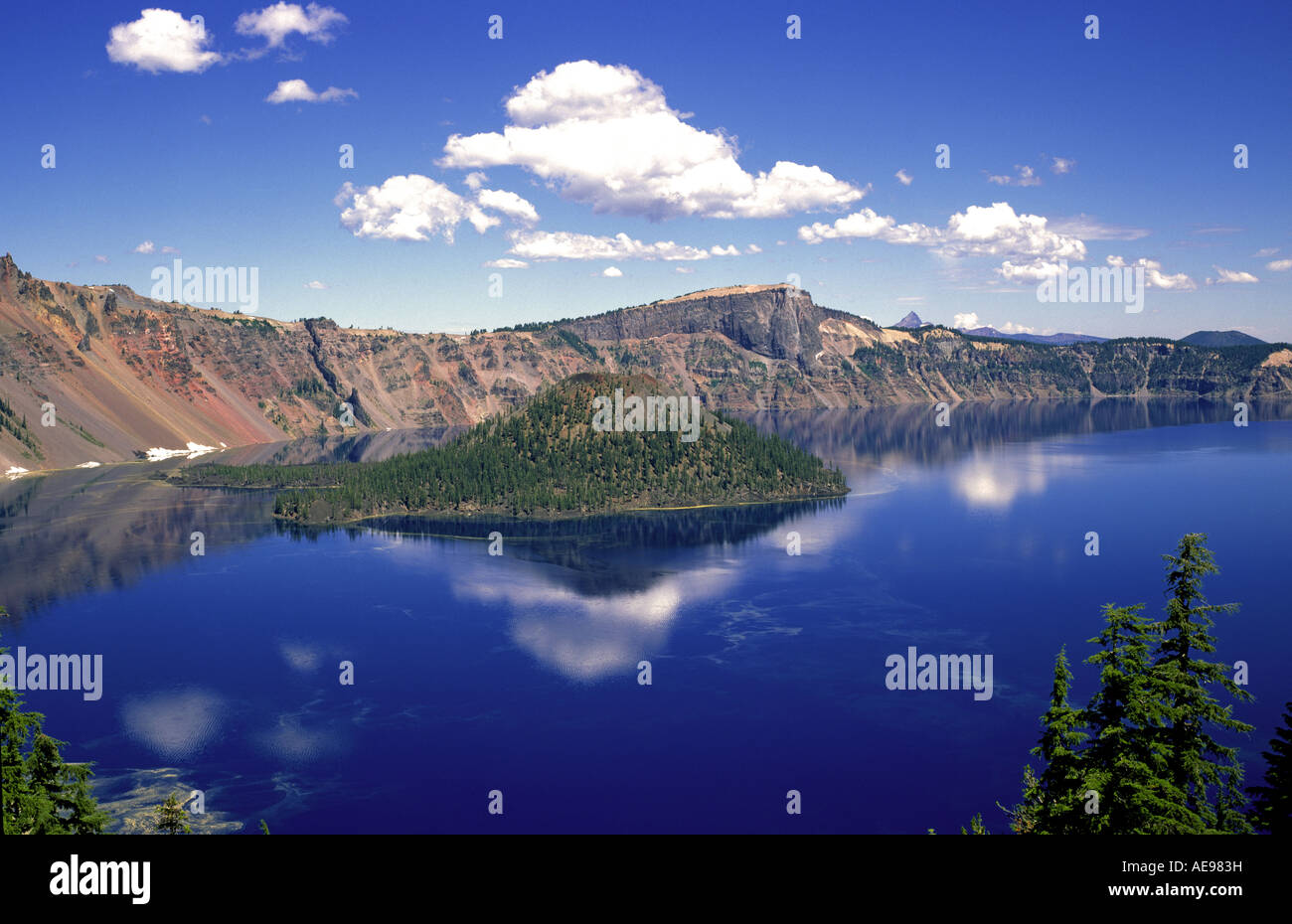 A view of Wizard Island in Crater Lake on a lovely summer day, Crater Lake  National Park, Oregon Stock Photo - Alamy