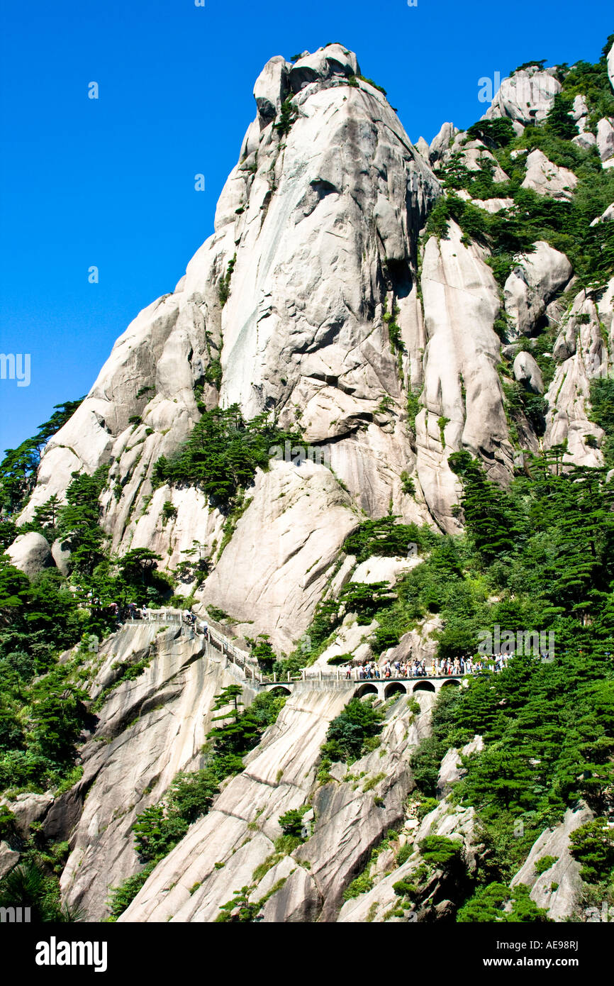 Huangshan chinese mountain path hi-res stock photography and images - Alamy