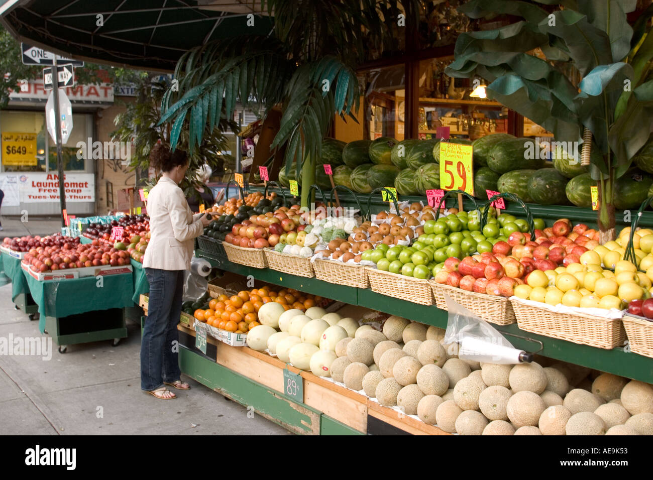 Grocery shop at Smith Street in Brooklyn NY USA Stock Photo Alamy