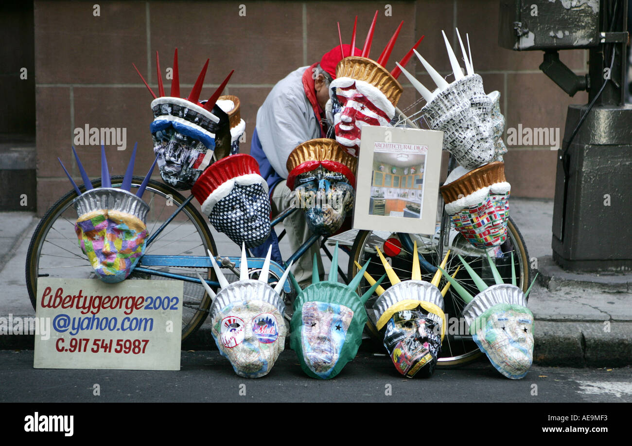 Men sells masks with the face of the Statue of Liberty in Ney York