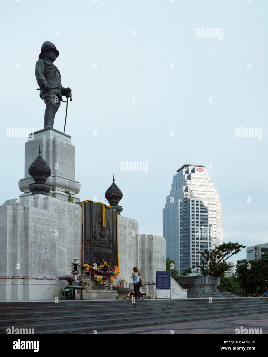King Rama Vi England King rama vi monument hi-res stock photography and images - Alamy