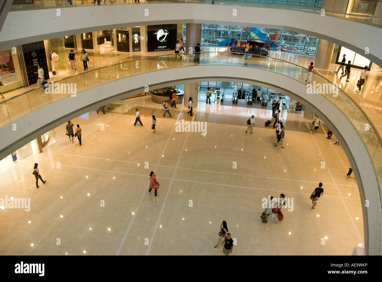 Hong kong shopping mall lobby hi-res stock photography and images - Alamy