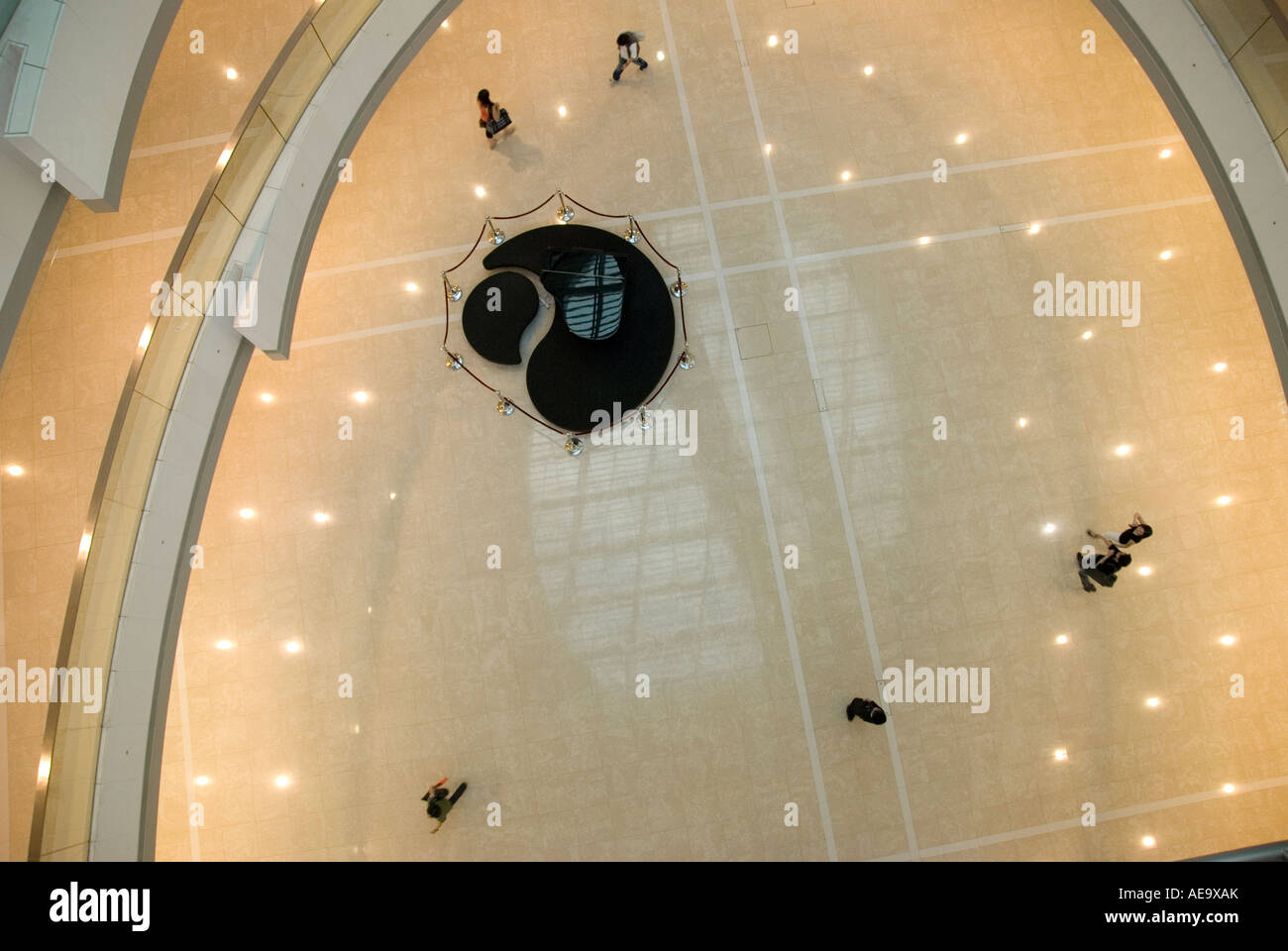 Hong kong shopping mall lobby hi-res stock photography and images - Alamy