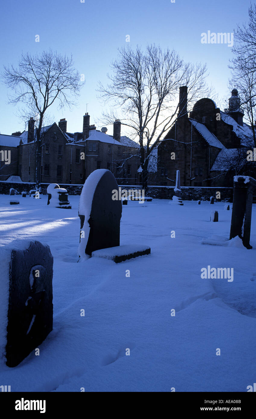 Grave stones and old parish church Govan Glasgow Stock Photo