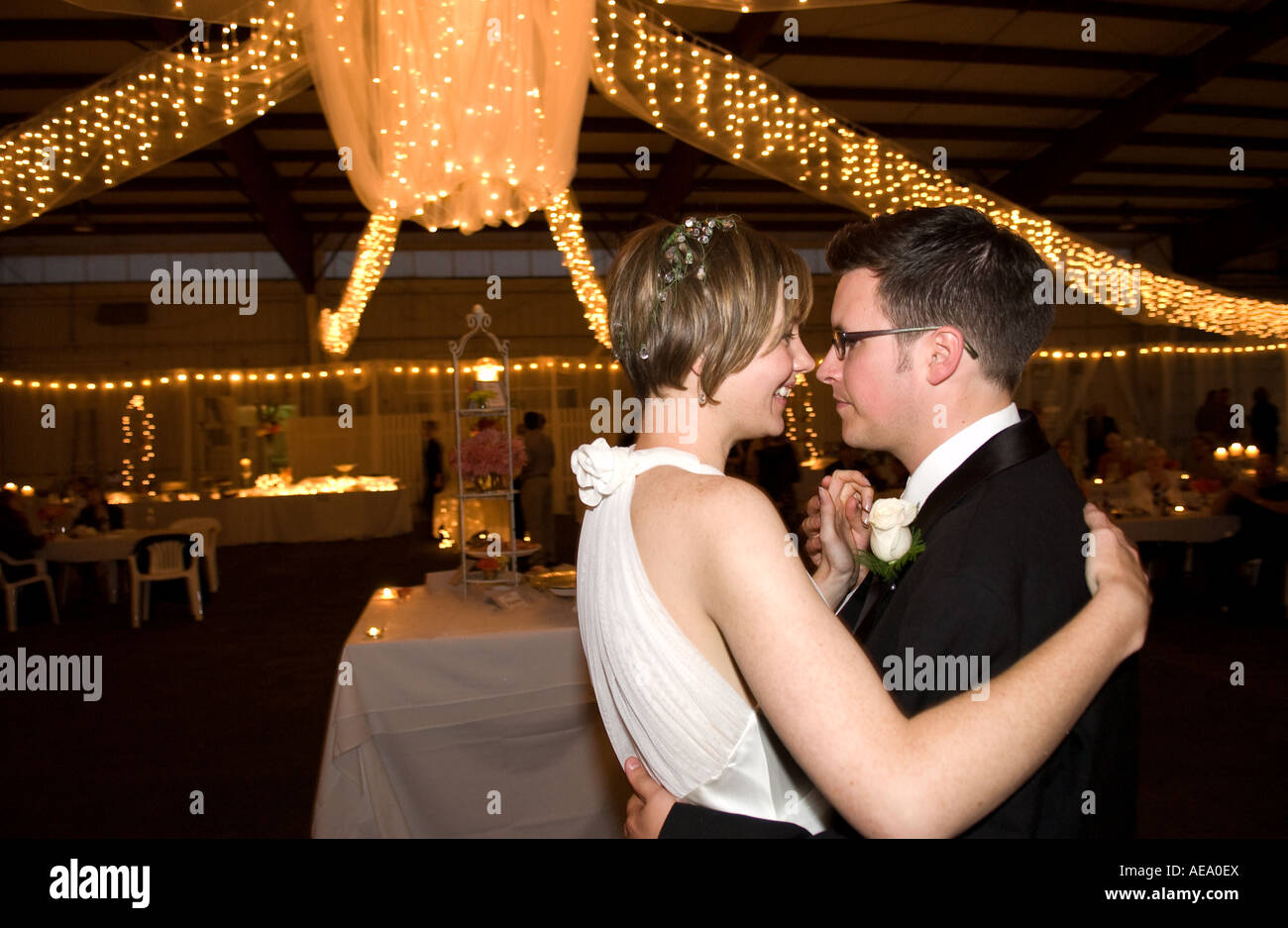 Bride and groom dancing Stock Photo - Alamy