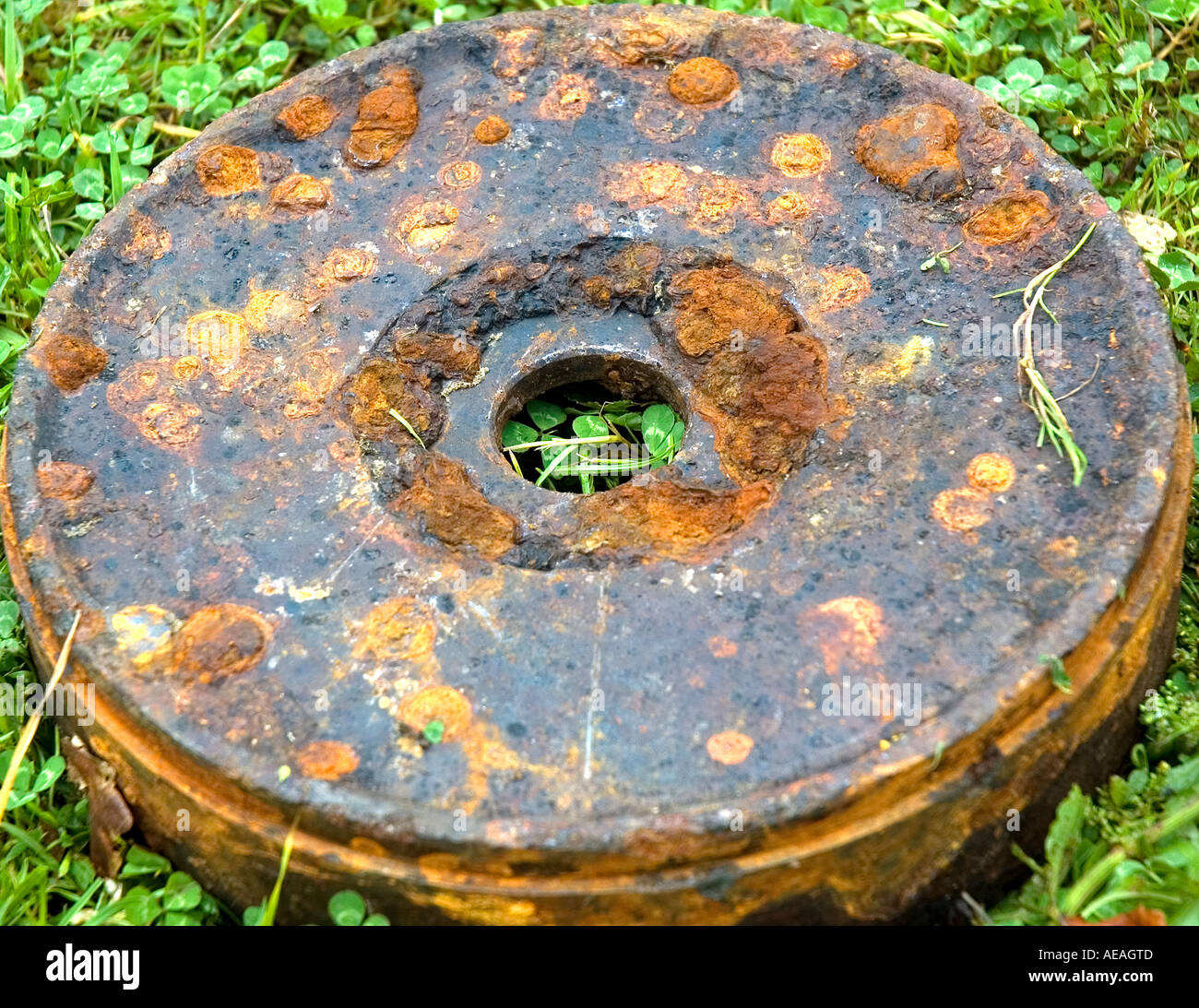 Corroded wheel hi-res stock photography and images - Alamy