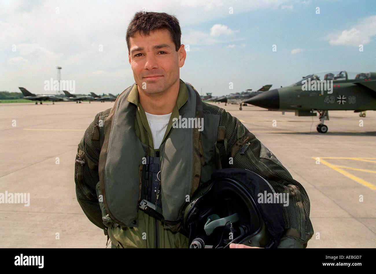 TORNADO PILOT JOHN PETERS WHO WAS TAKEN PRISONER DURING THE GULF WAR AT RAF COTTESMORE ENGLAND Stock Photo