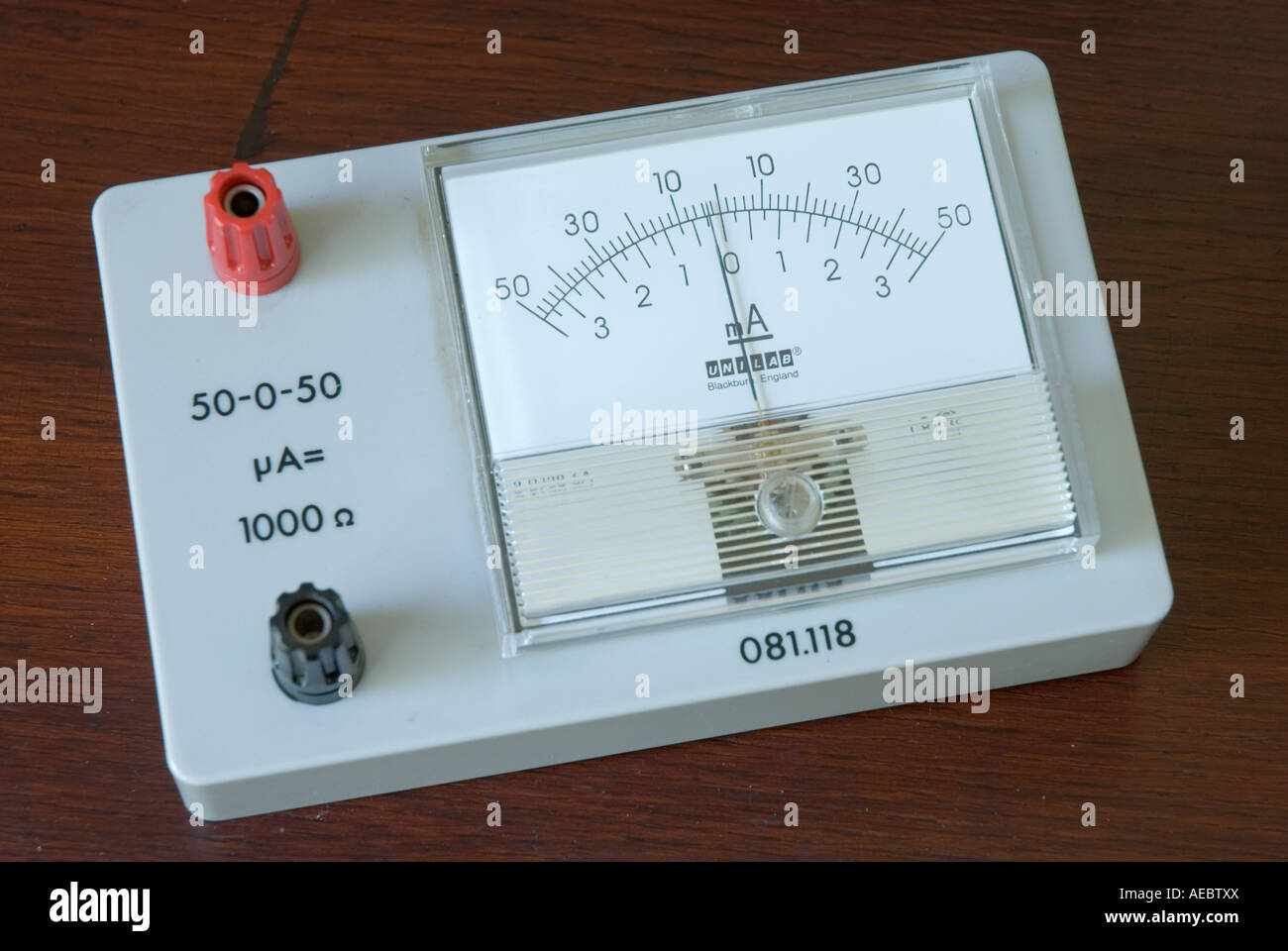 Center zero galvanometer showing a zero error Stock Photo Alamy