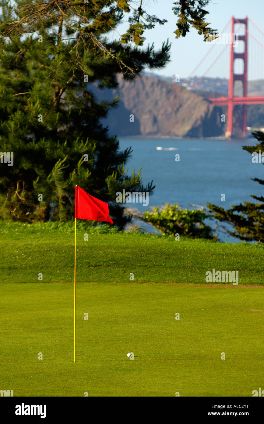 Putting for par on the 17th Hole of the Lincoln Park golf course, with the Golden  Gate Bridge, San Francisco, California Stock Photo - Alamy