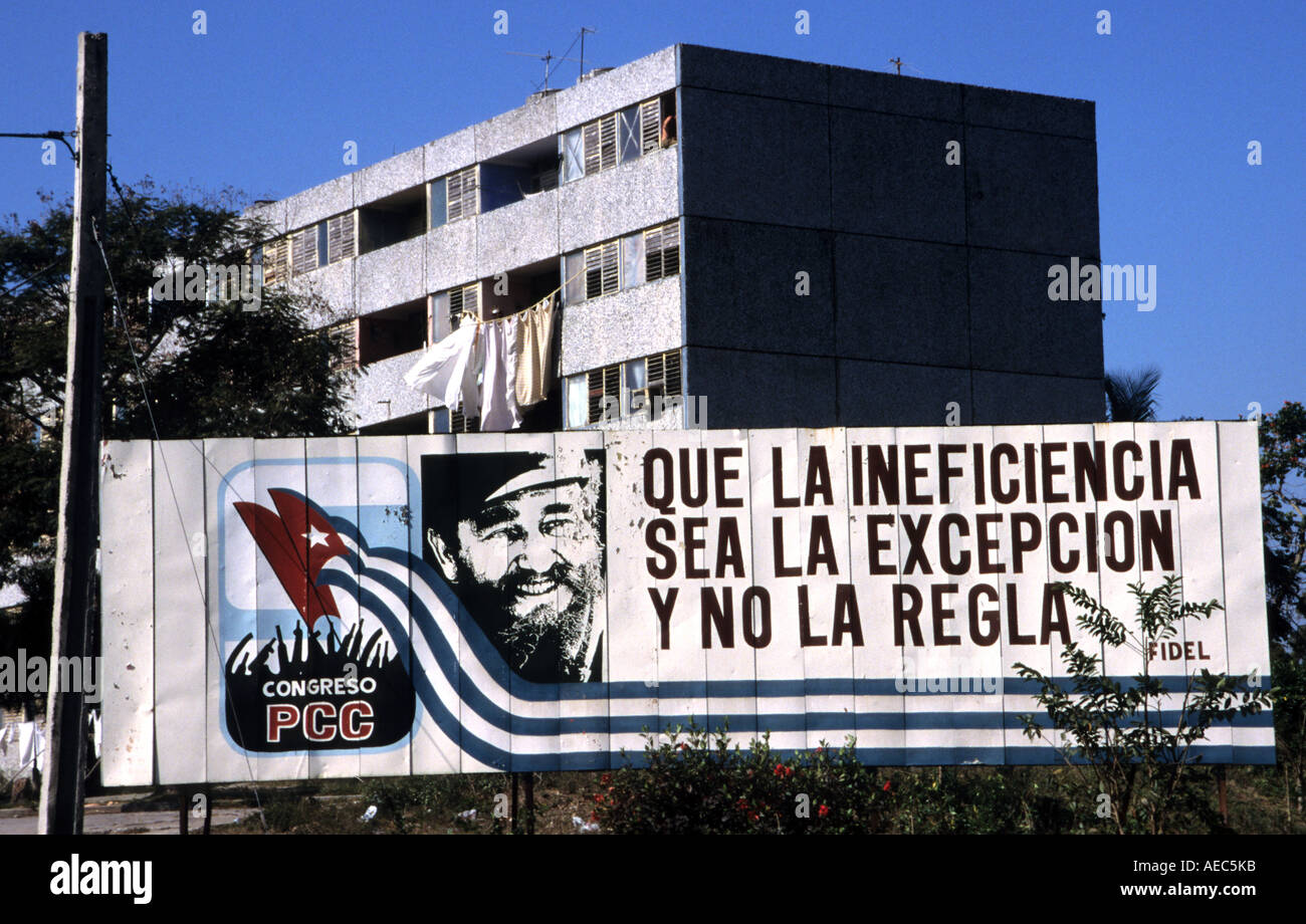 Fidel Castro Que la ineficiencia sea la excepcion y no la regla  inefficiency is the exception and not the rule Stock Photo