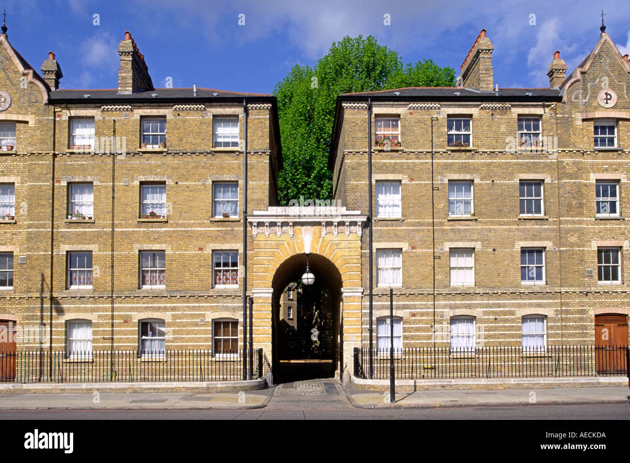 Peabody Housing London Stock Photos & Peabody Housing London Stock