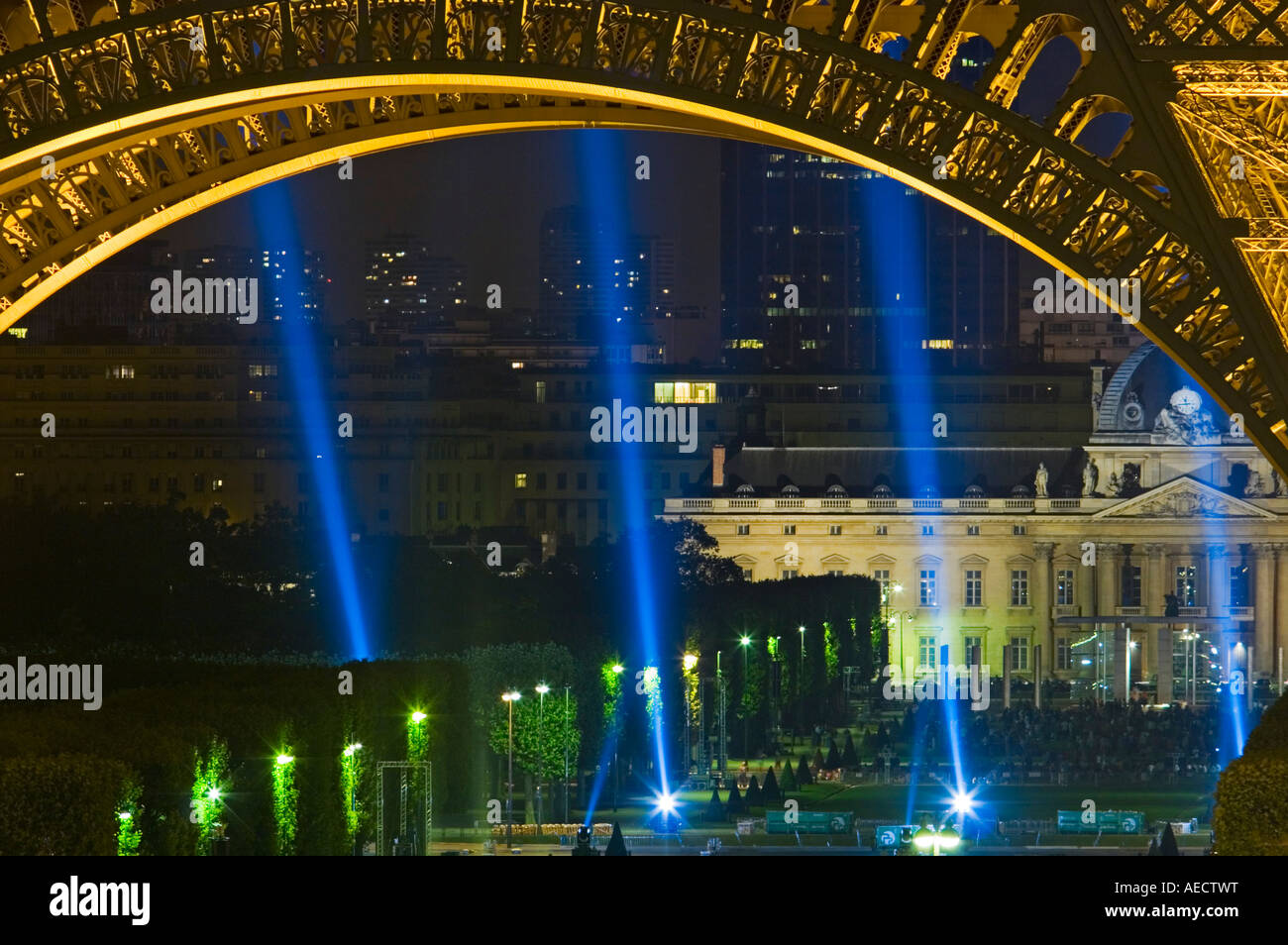 Eiffel Tower light show Stock Photo Alamy