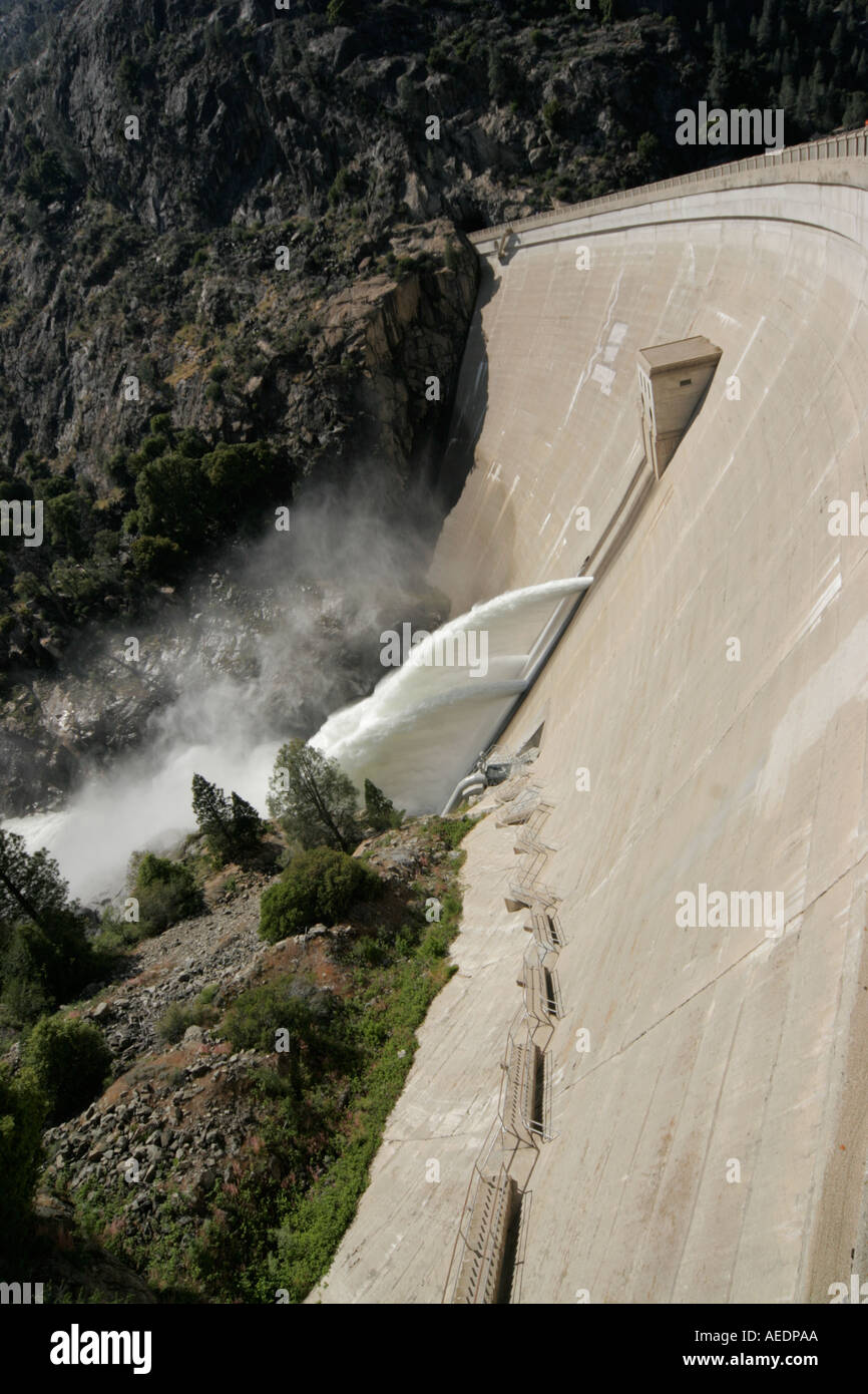 Yosemite dam hires stock photography and images Alamy