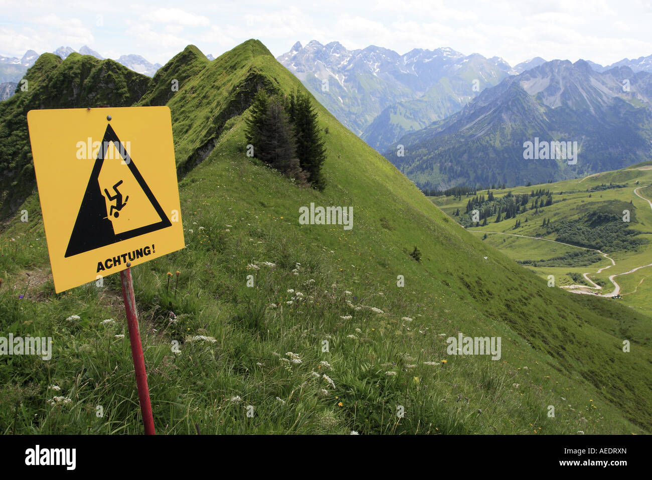 Schlappoldkopf Along from Fellhorn Falling off the mountain is verboten a warning to foolhardy walkers Stock Photo