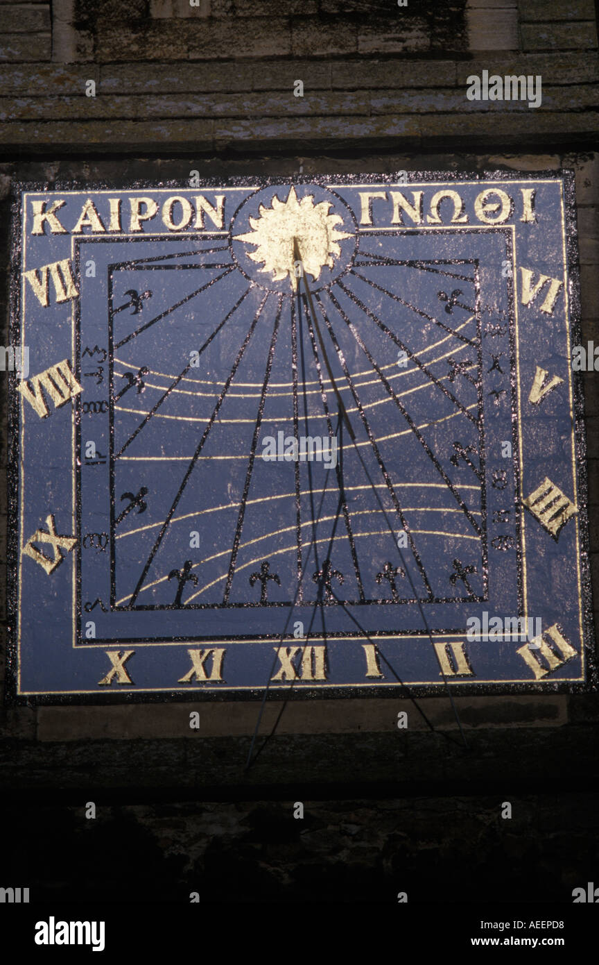 Sundial Inscription Notes Roman numerals inscription hi-res stock photography and images - Alamy