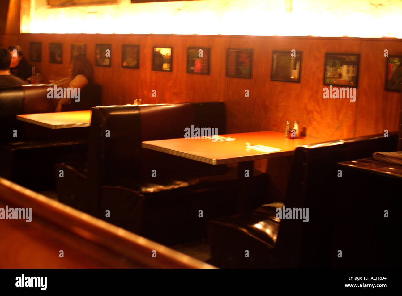 Empty booths hi-res stock photography and images - Alamy