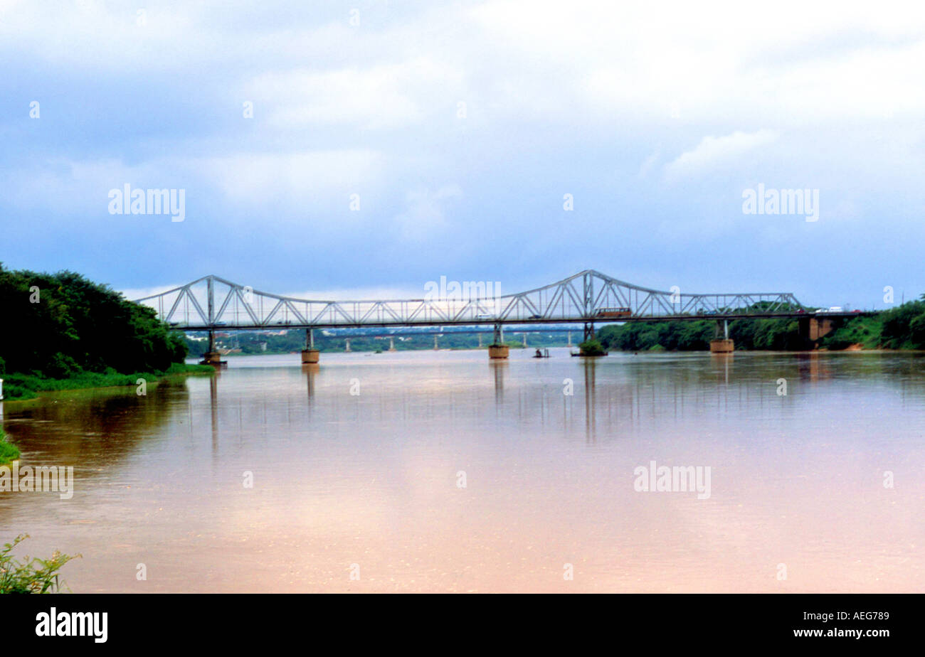 Travel Brasil river rivers bank banks girder girders beam beams