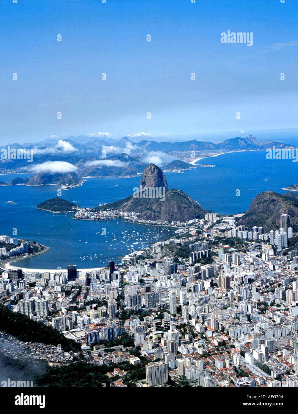 Travel Brasil rio de janeiro guanabara bay baia overview bird s eye view city urban coast coastal hills mountains ocean travel b Stock Photo