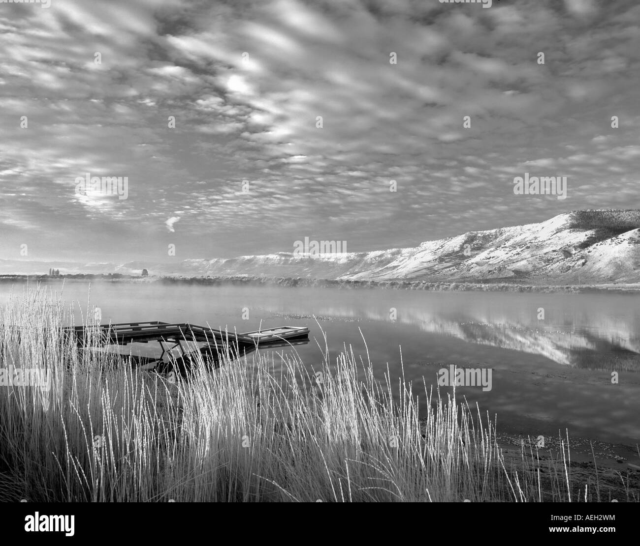 M00183Mh tif Ana Reservoir with dock and light distant snowfall at ...