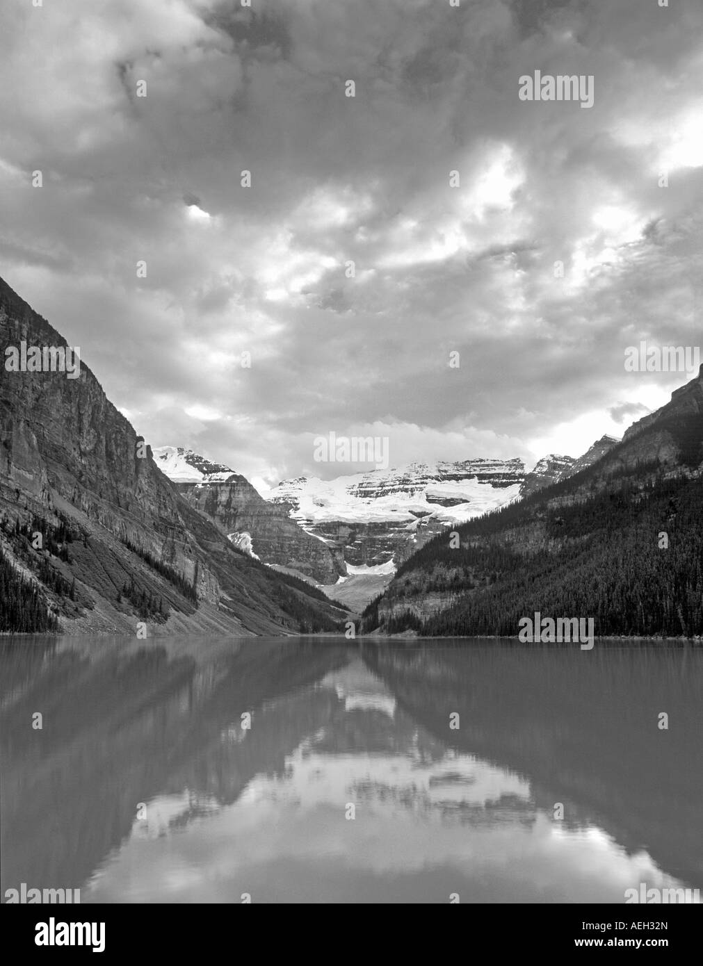 Lake Louise at sunset Banff National Park Canada Stock Photo - Alamy
