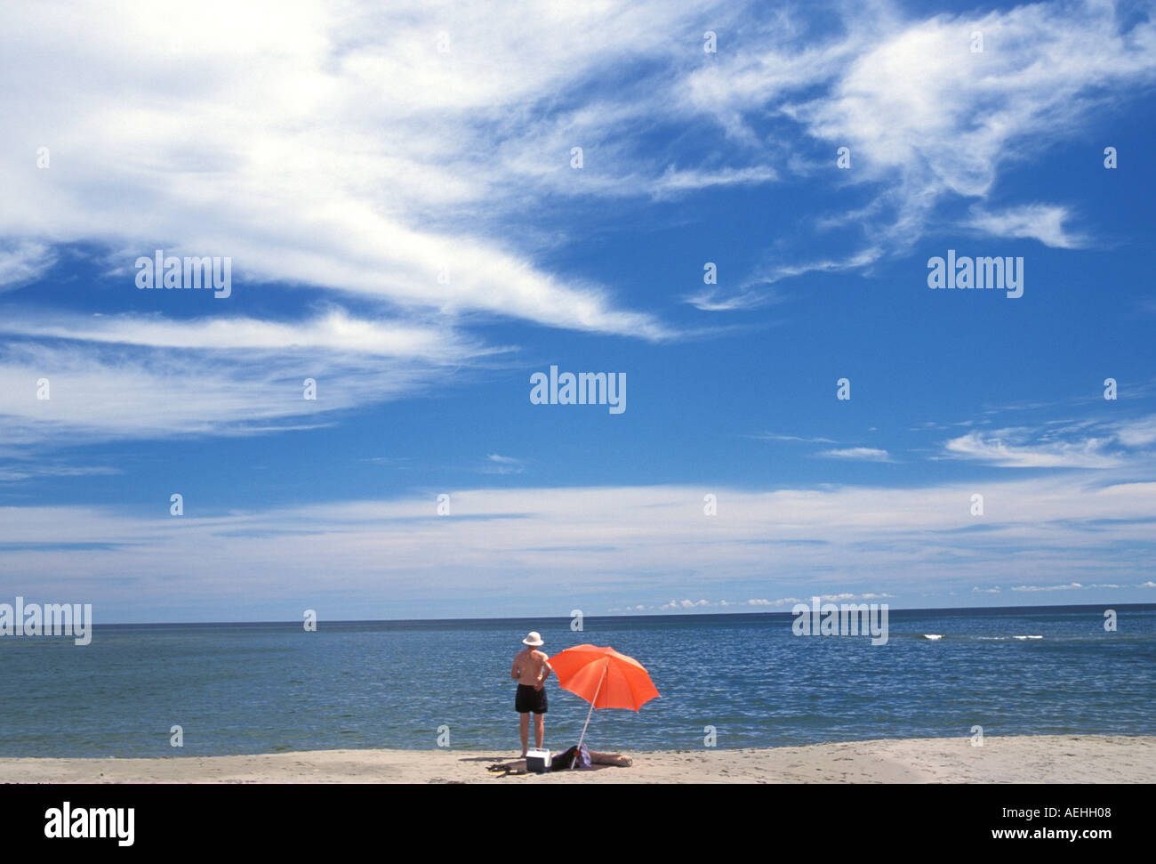Man in pith helmet hi-res stock photography and images - Alamy
