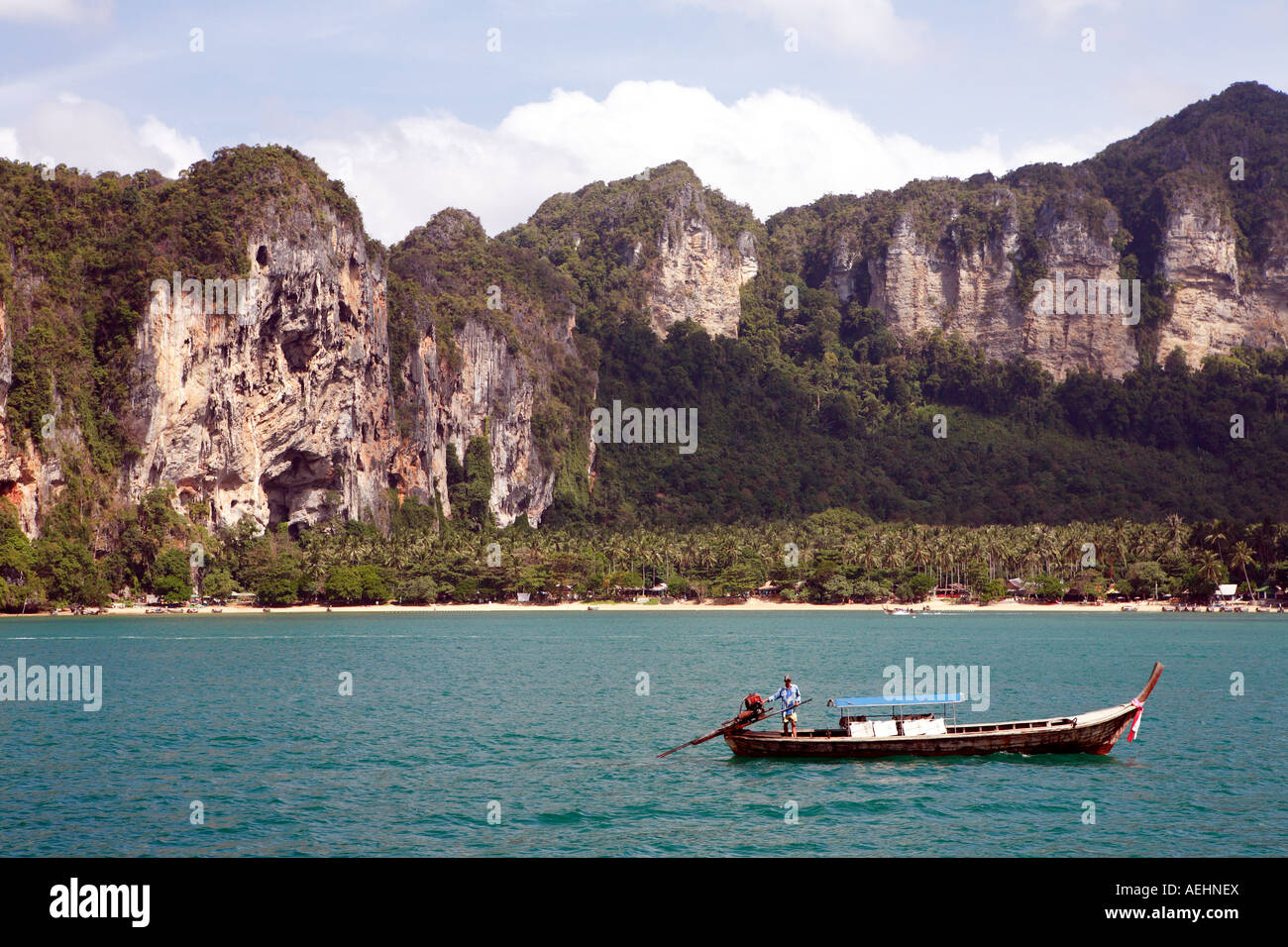 Long tail boat hi-res stock photography and images - Alamy