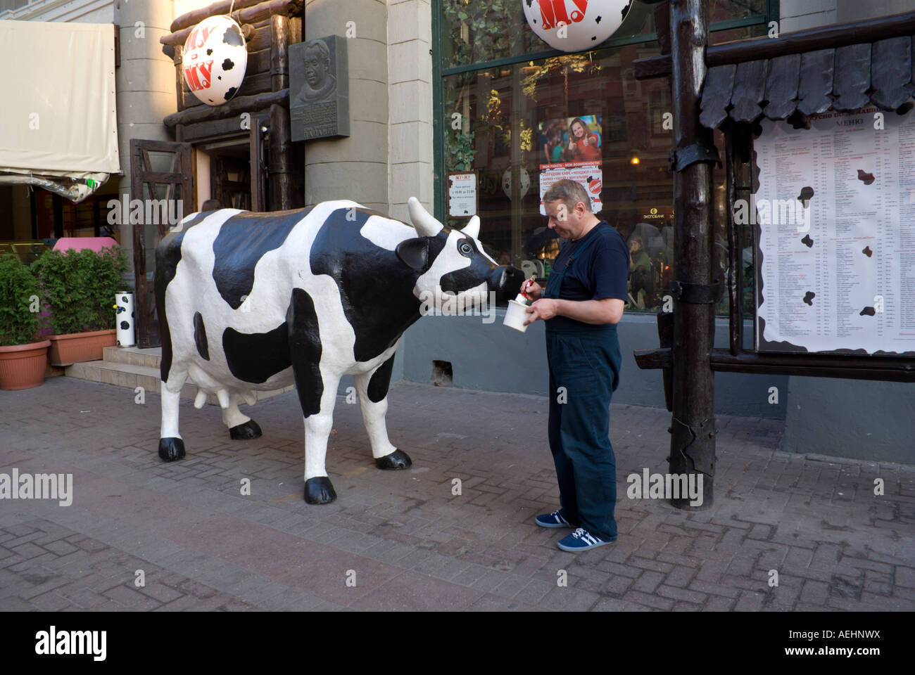Fibreglass cow hires stock photography and images Alamy